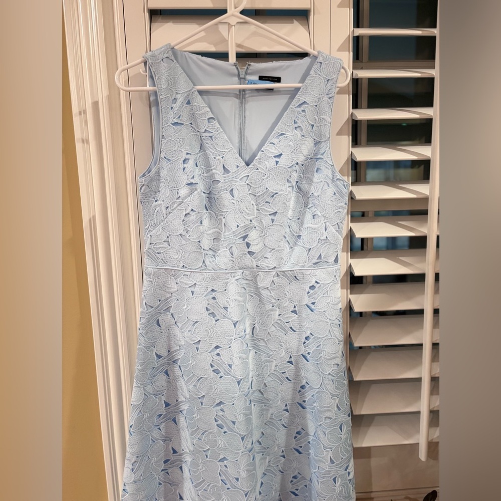 Ann Taylor V-Neck Embroidered Lace Sleeveless Dress Blue 4 - Picture 6 of 11